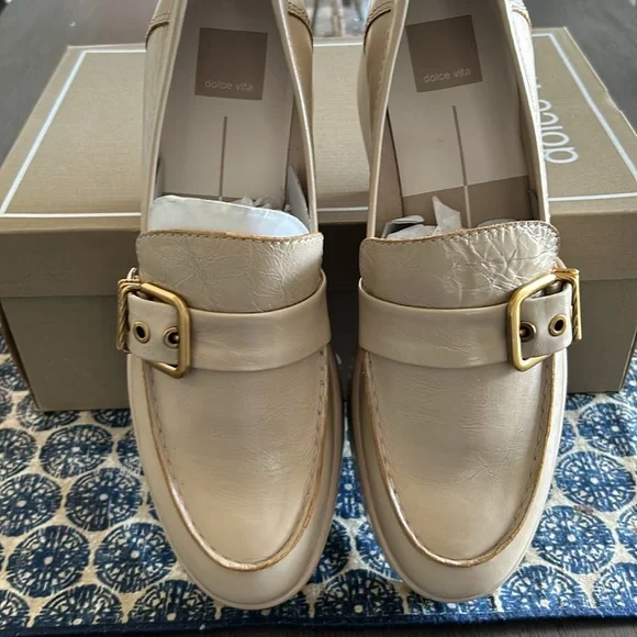 Dolce Vita Yonder Loafers - Picture 2 of 9